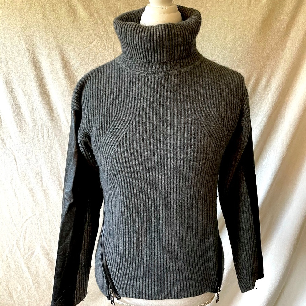 Milly Cashmere Wool turtleneck Sweater